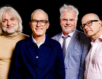 Bandfoto Erdmöbel